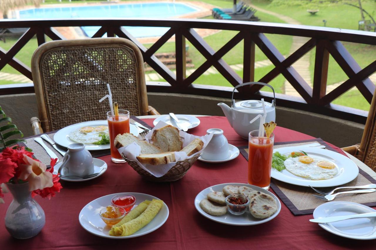 Hibiscus Garden Hotel Tissamaharama Eksteriør billede